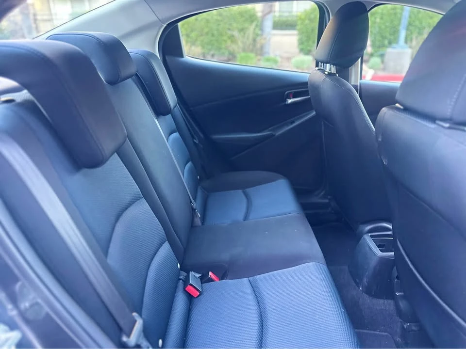 2017 Toyota Yaris - Image 7 of 14