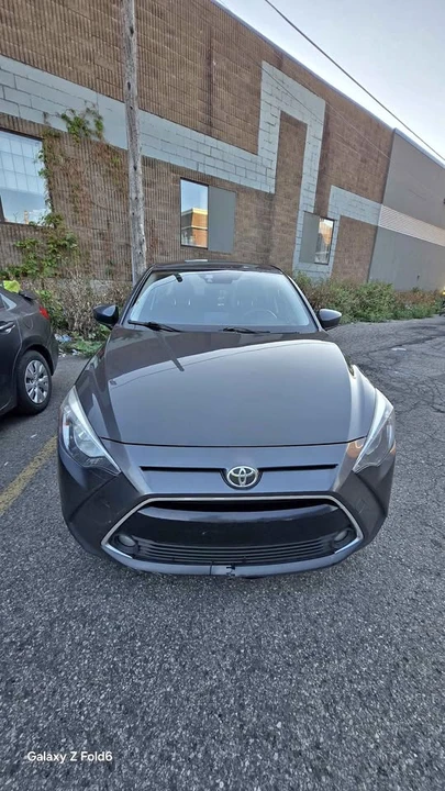 2017 Toyota Yaris - Image 2 of 20
