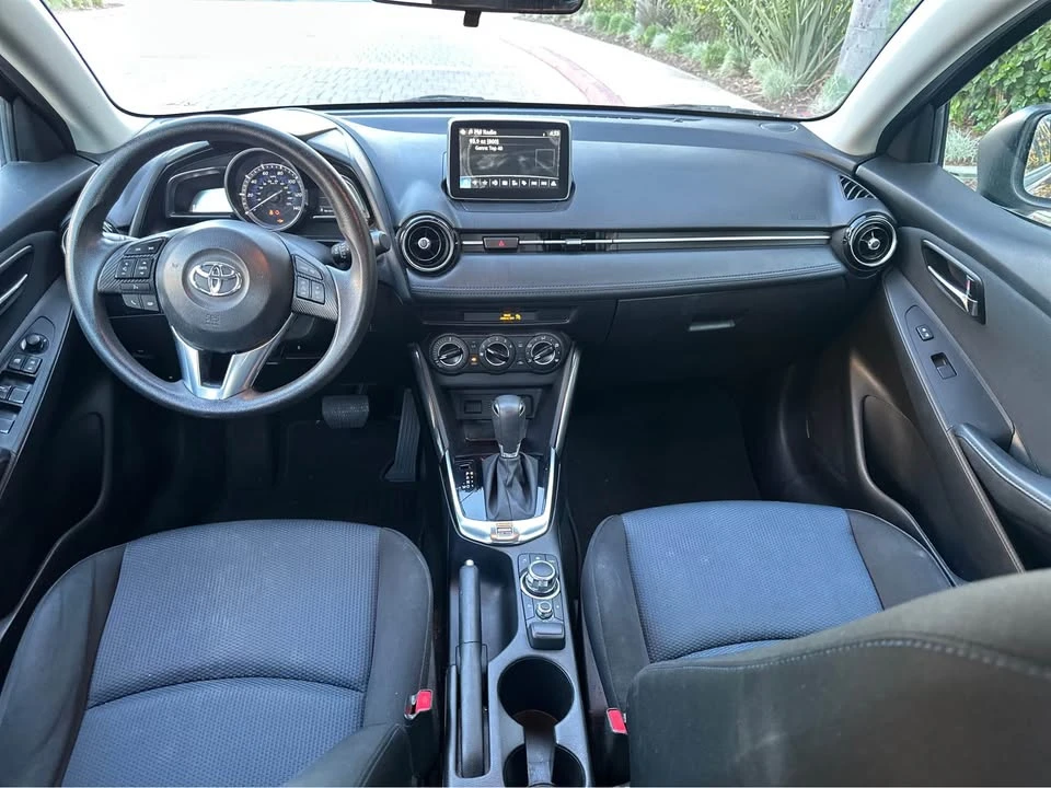 2017 Toyota Yaris - Image 10 of 14