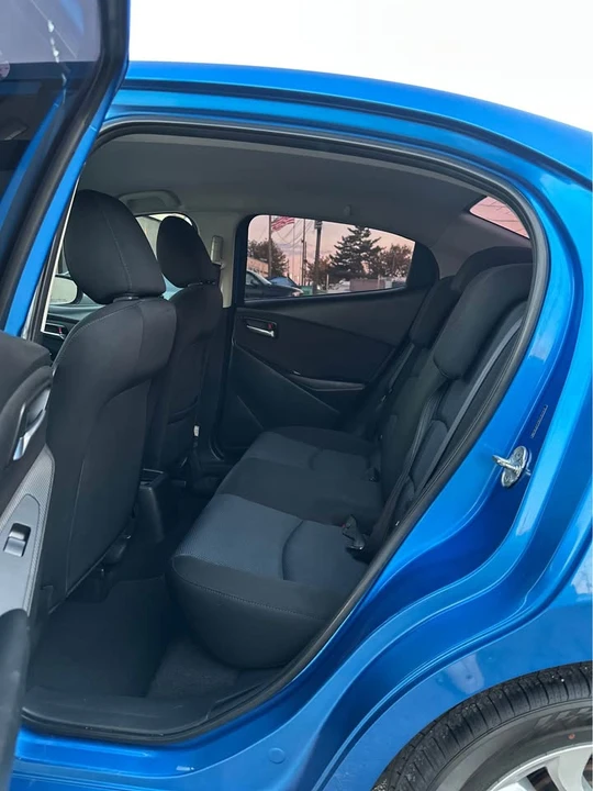 2017 Toyota Yaris - Image 7 of 11