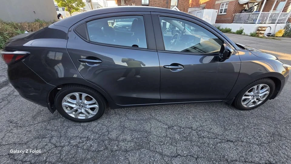 2017 Toyota Yaris - Image 8 of 20