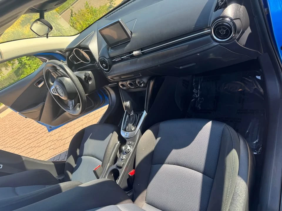 2017 Toyota Yaris - Image 5 of 14