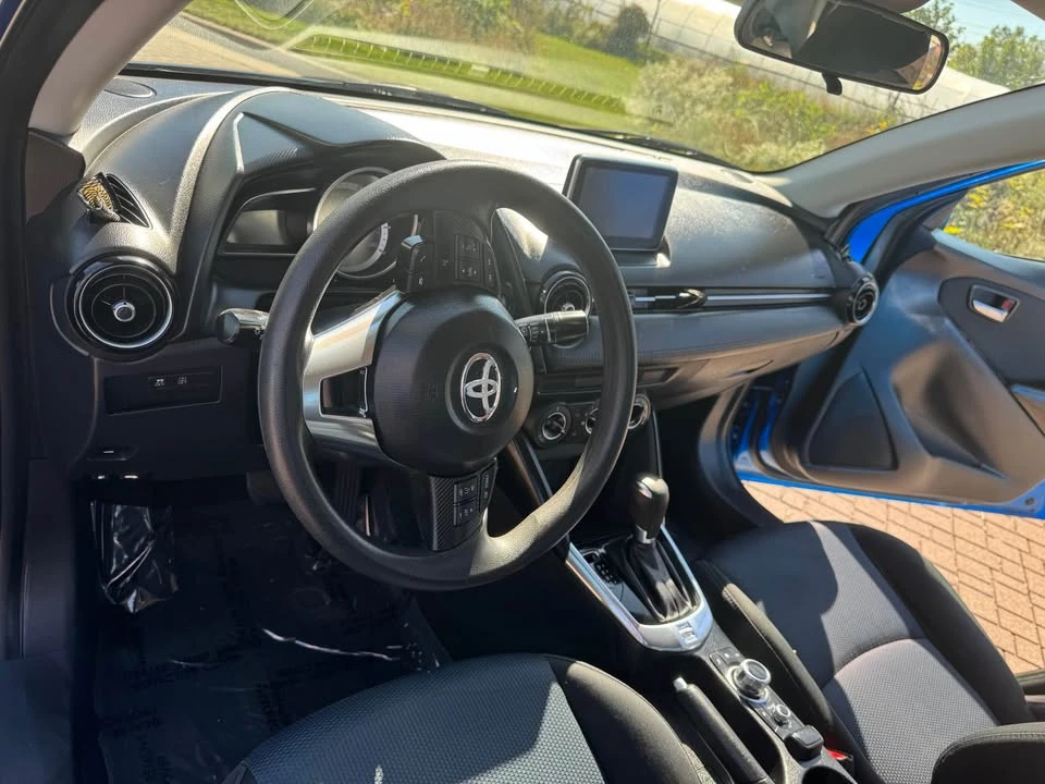 2017 Toyota Yaris - Image 9 of 14