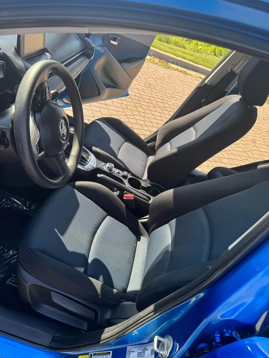 2017 Toyota Yaris - Image 8 of 14