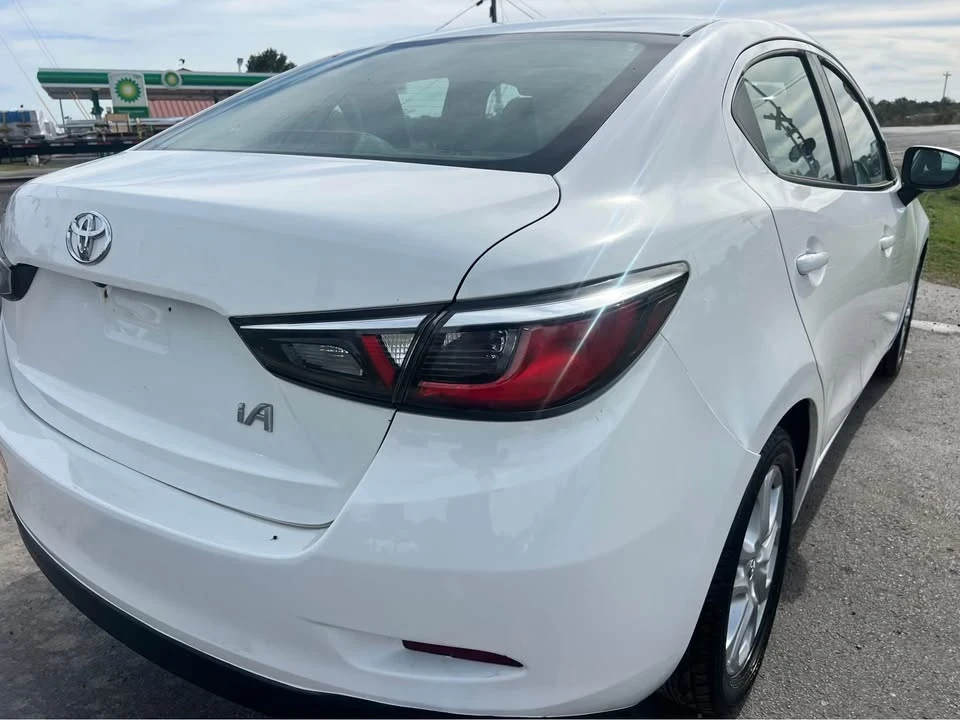 2017 Toyota Yaris - Image 4 of 16
