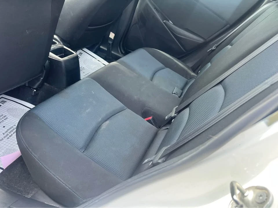 2017 Toyota Yaris - Image 9 of 16