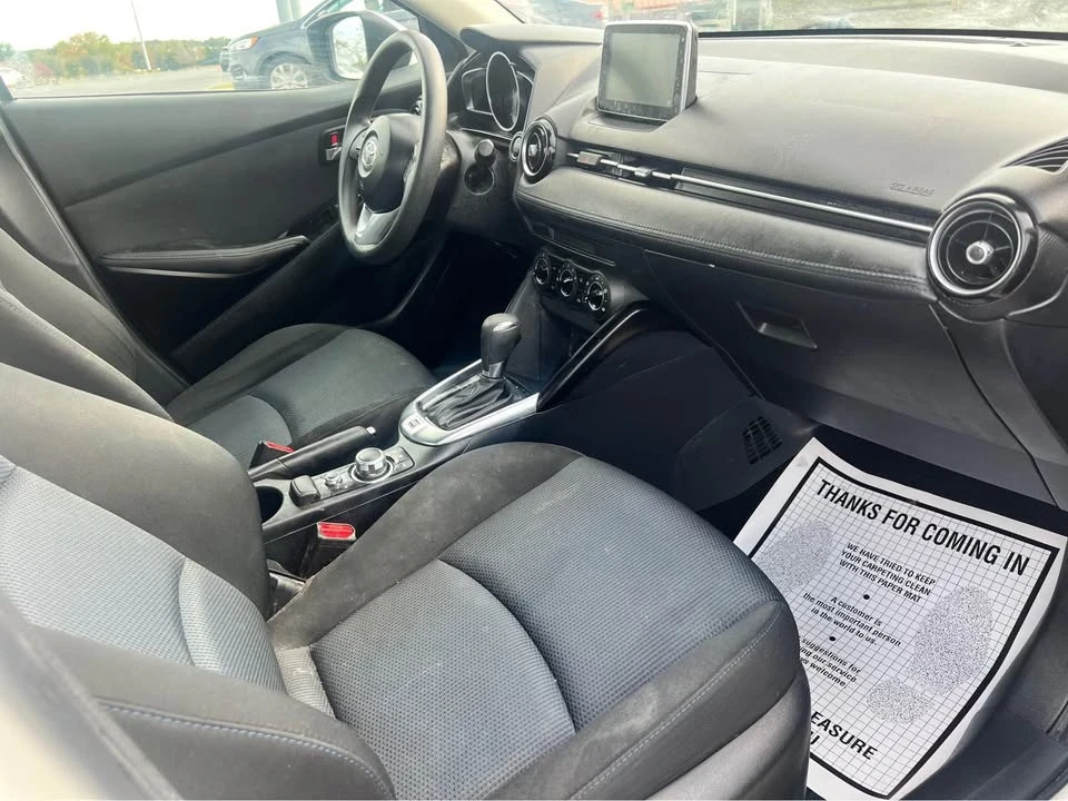 2017 Toyota Yaris - Image 14 of 16