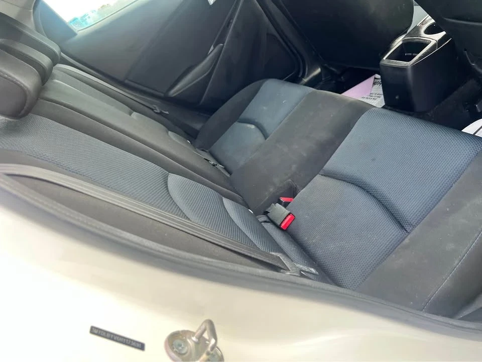 2017 Toyota Yaris - Image 9 of 15