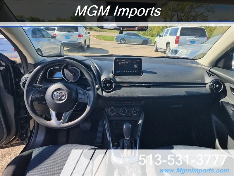 2017 Toyota Yaris - Image 10 of 20