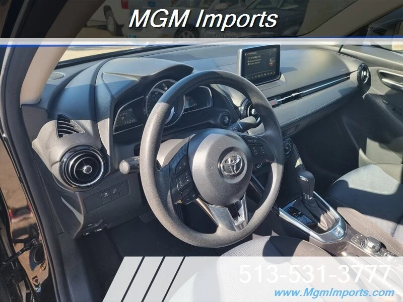 2017 Toyota Yaris - Image 9 of 20