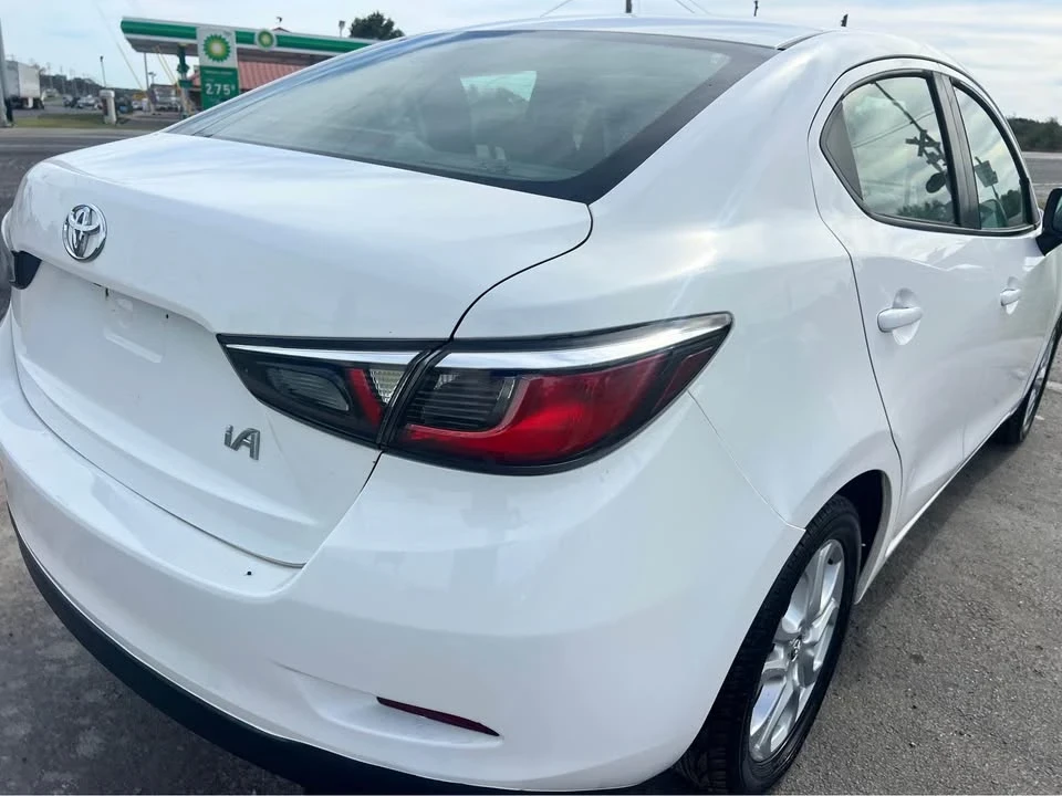 2017 Toyota Yaris - Image 6 of 15