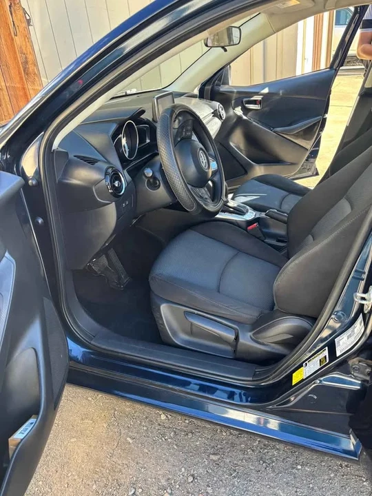 2017 Toyota Yaris - Image 7 of 11