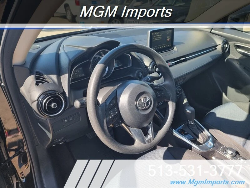 2017 Toyota Yaris - Image 9 of 20