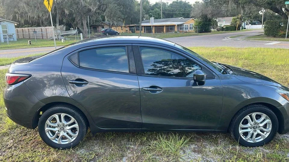 2017 Toyota Yaris - Image 6 of 7