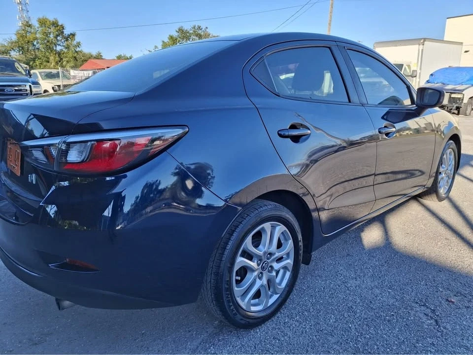 2017 Toyota Yaris - Image 3 of 10