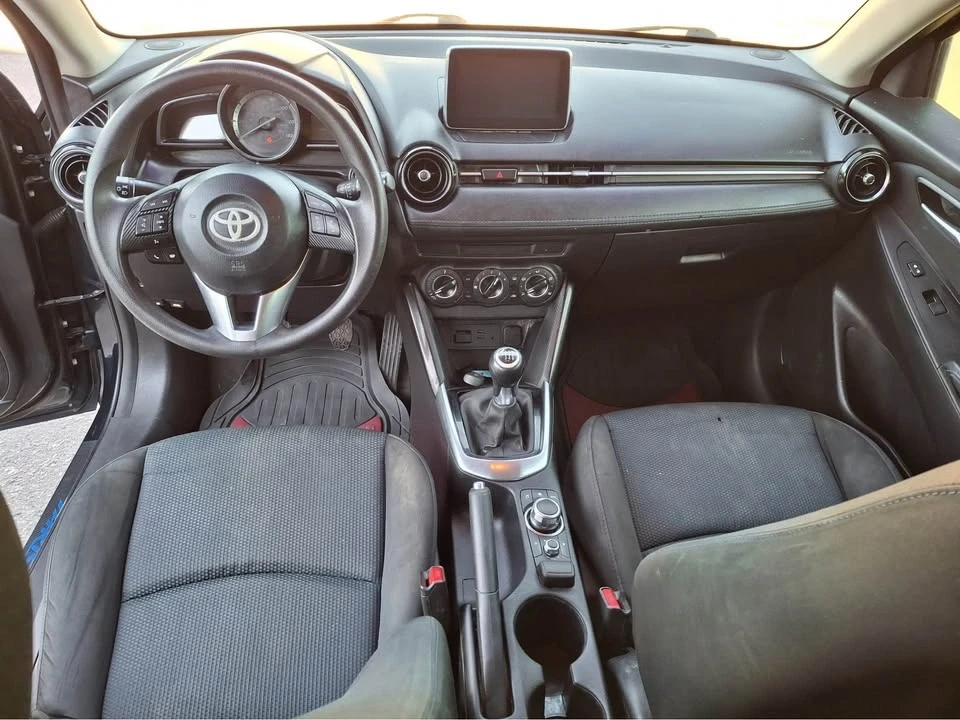 2017 Toyota Yaris - Image 4 of 10