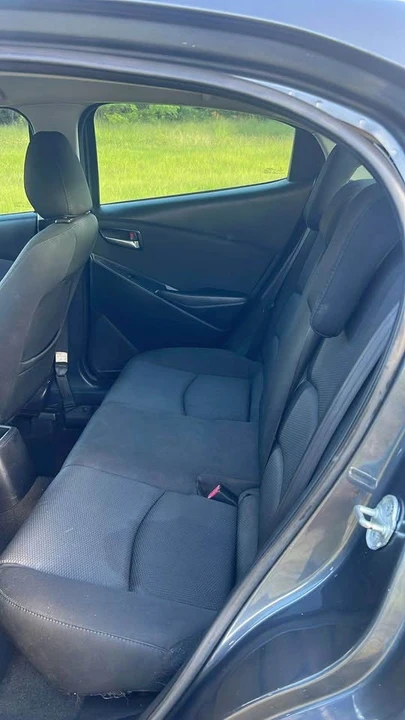 2017 Toyota Yaris - Image 2 of 7