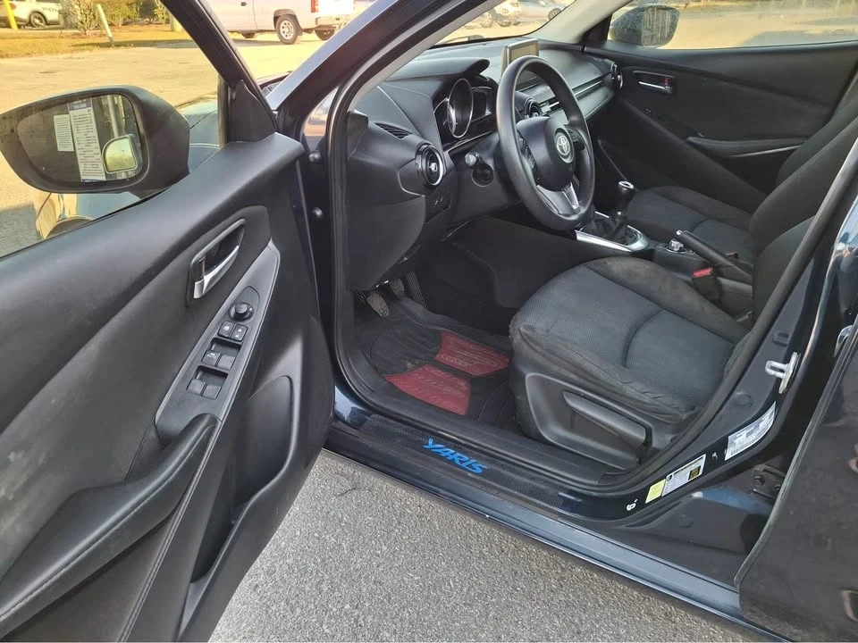 2017 Toyota Yaris - Image 7 of 10