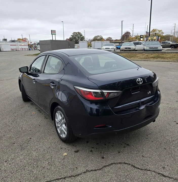 2017 Toyota Yaris - Image 3 of 11
