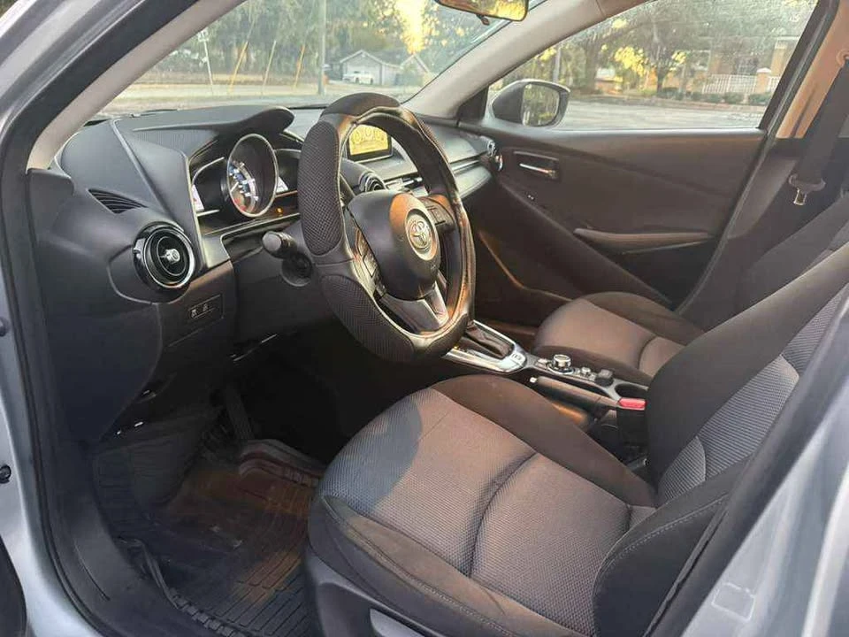 2017 Toyota Yaris - Image 10 of 14