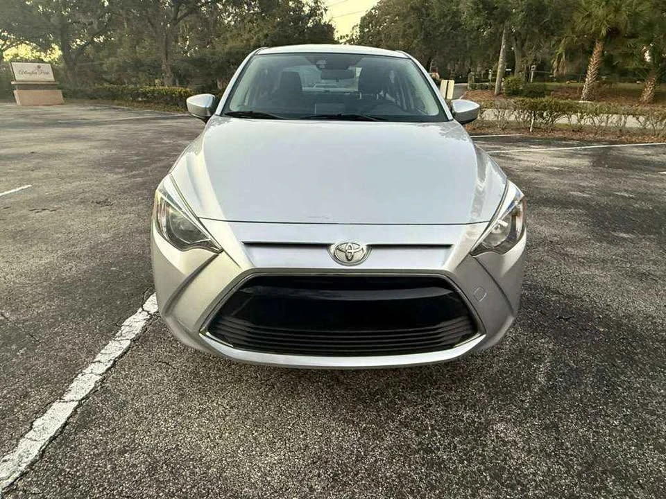 2017 Toyota Yaris - Image 2 of 14