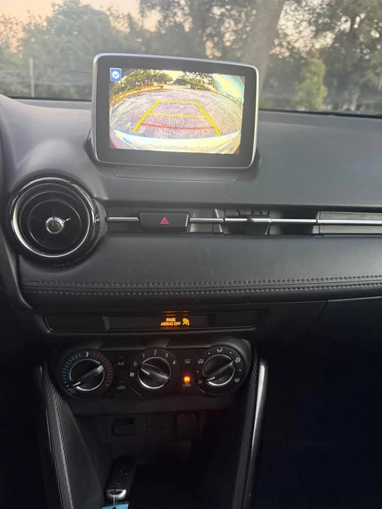 2017 Toyota Yaris - Image 12 of 15
