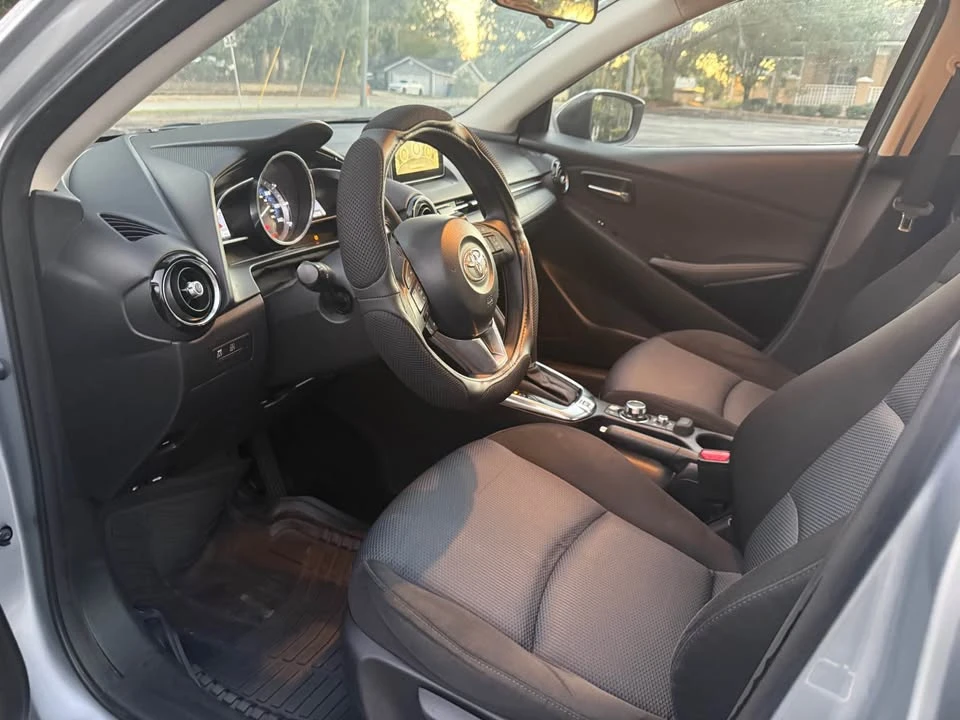 2017 Toyota Yaris - Image 11 of 15