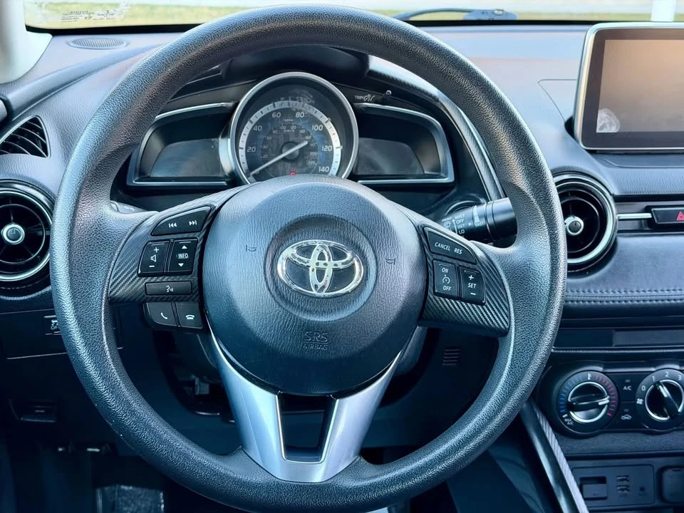 2017 Toyota Yaris - Image 14 of 15