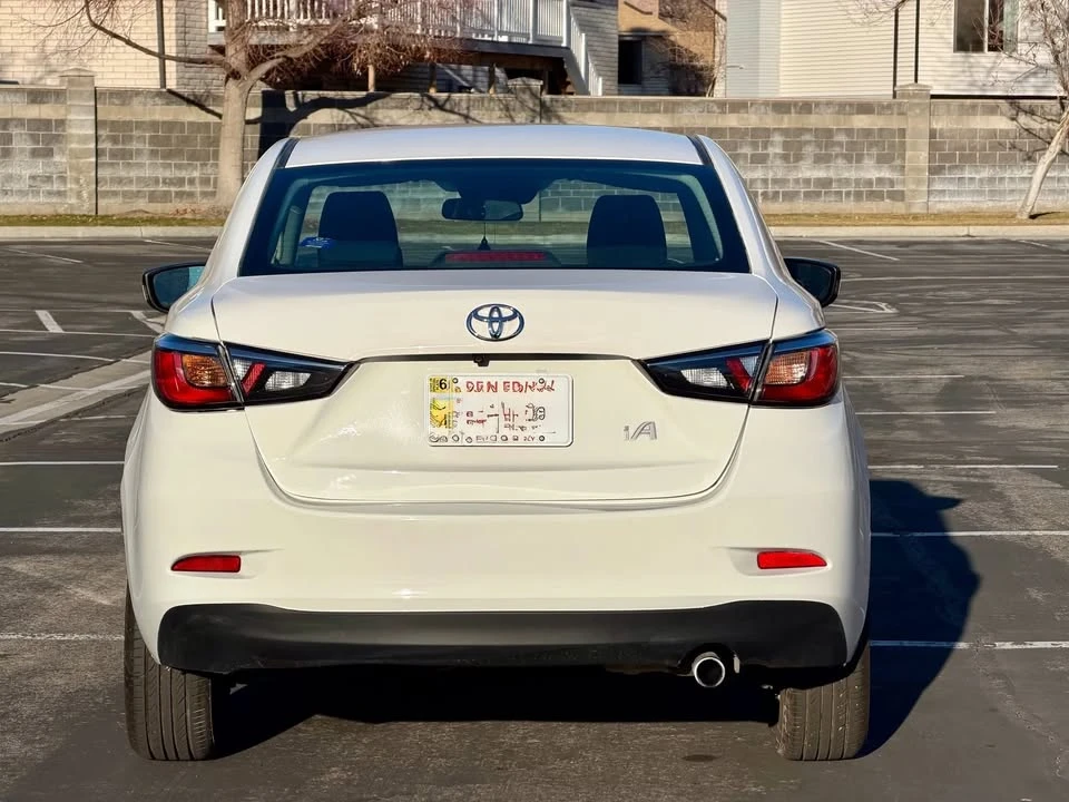 2017 Toyota Yaris - Image 5 of 15