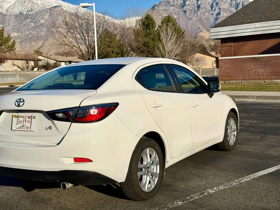 2017 Toyota Yaris - Image 6 of 15