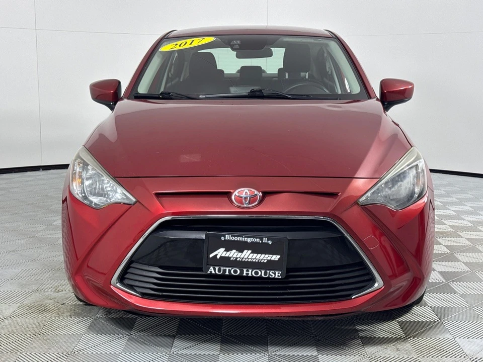 2017 Toyota Yaris - Image 9 of 12