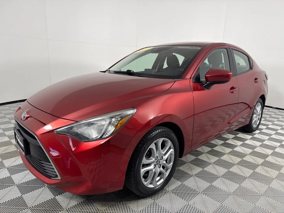2017 Toyota Yaris - Image 7 of 12