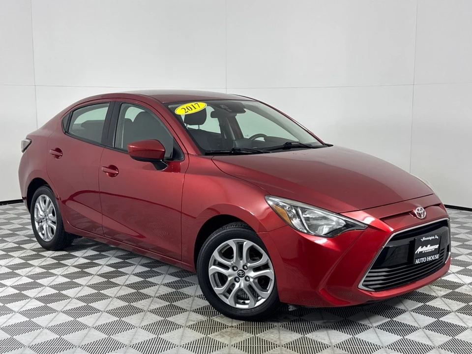 2017 Toyota Yaris - Image 2 of 12
