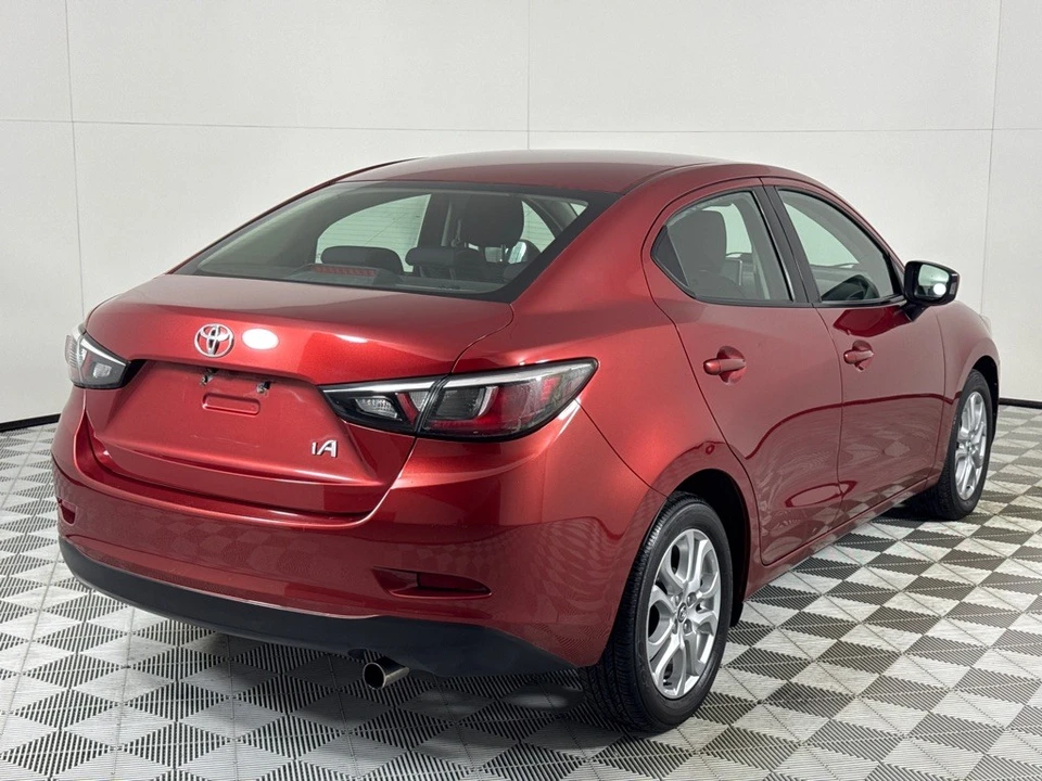 2017 Toyota Yaris - Image 5 of 12