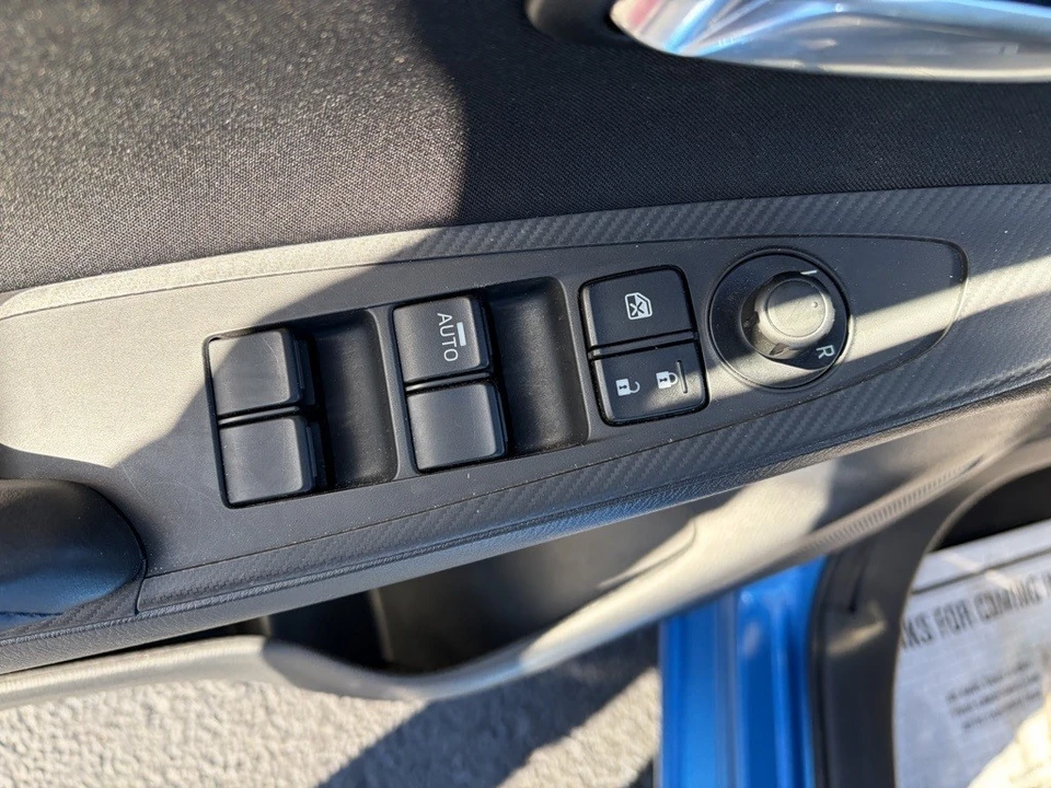 2017 Toyota Yaris - Image 7 of 12