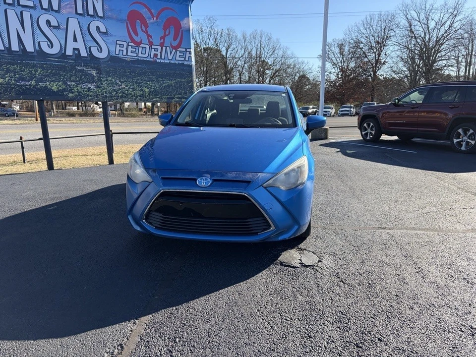 2017 Toyota Yaris - Image 2 of 12