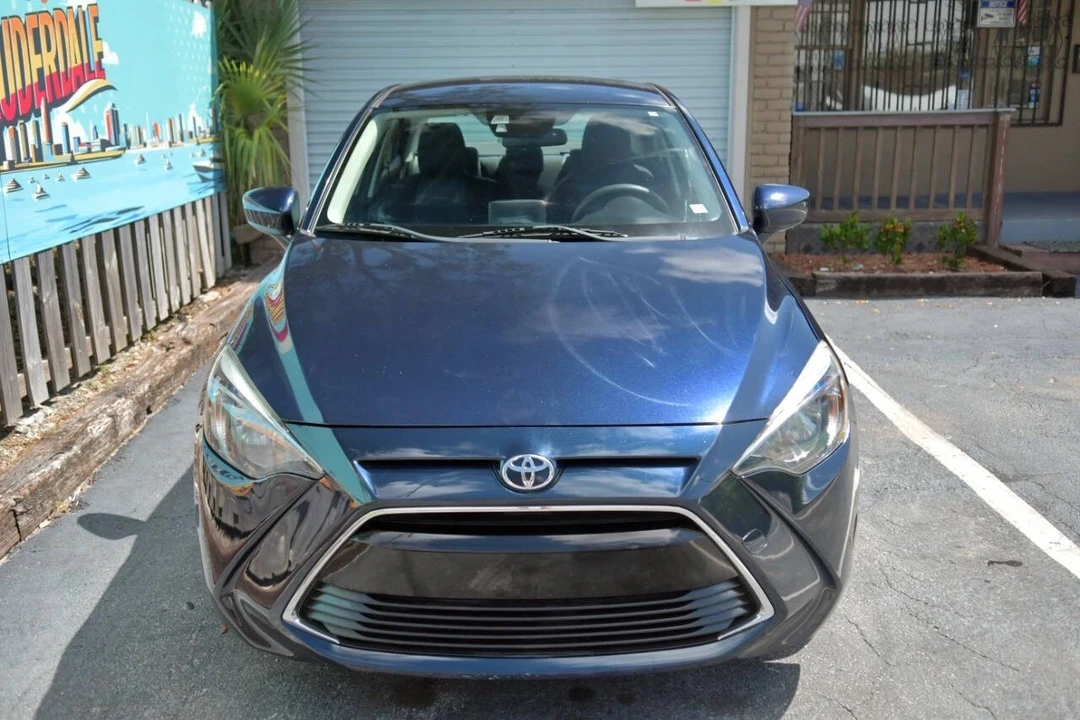 2017 Toyota Yaris - Image 3 of 12