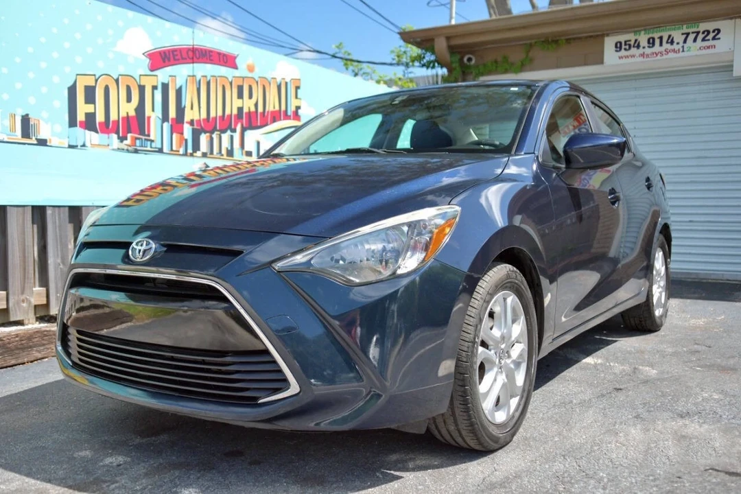 2017 Toyota Yaris - Image 4 of 12