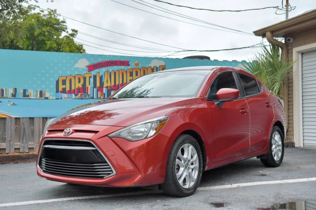 2017 Toyota Yaris - Image 4 of 12