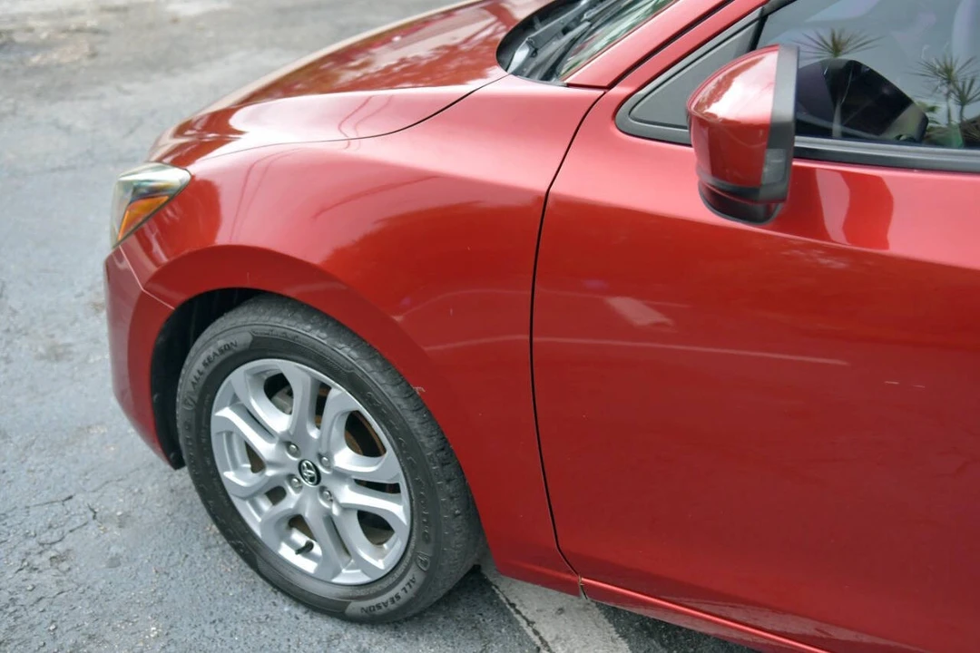 2017 Toyota Yaris - Image 6 of 12