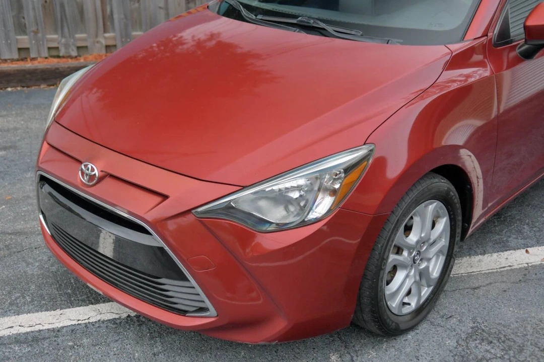 2017 Toyota Yaris - Image 5 of 12