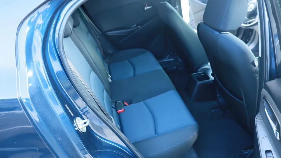2017 Toyota Yaris - Image 7 of 10