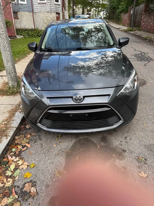 2017 Toyota Yaris - Image 6 of 13