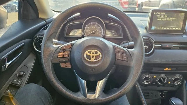 2017 Toyota Yaris - Image 12 of 21