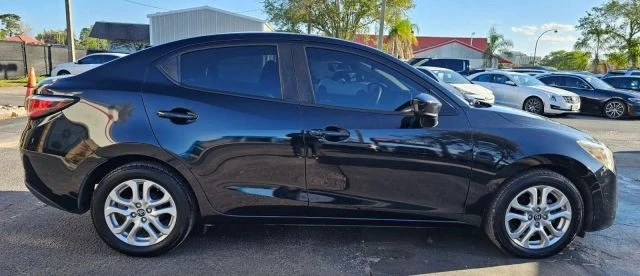 2017 Toyota Yaris - Image 4 of 21