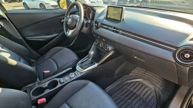 2017 Toyota Yaris - Image 15 of 21