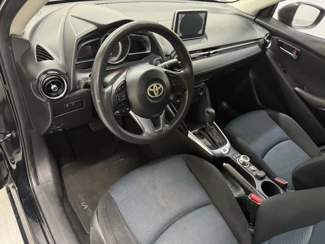 2017 Toyota Yaris - Image 2 of 12