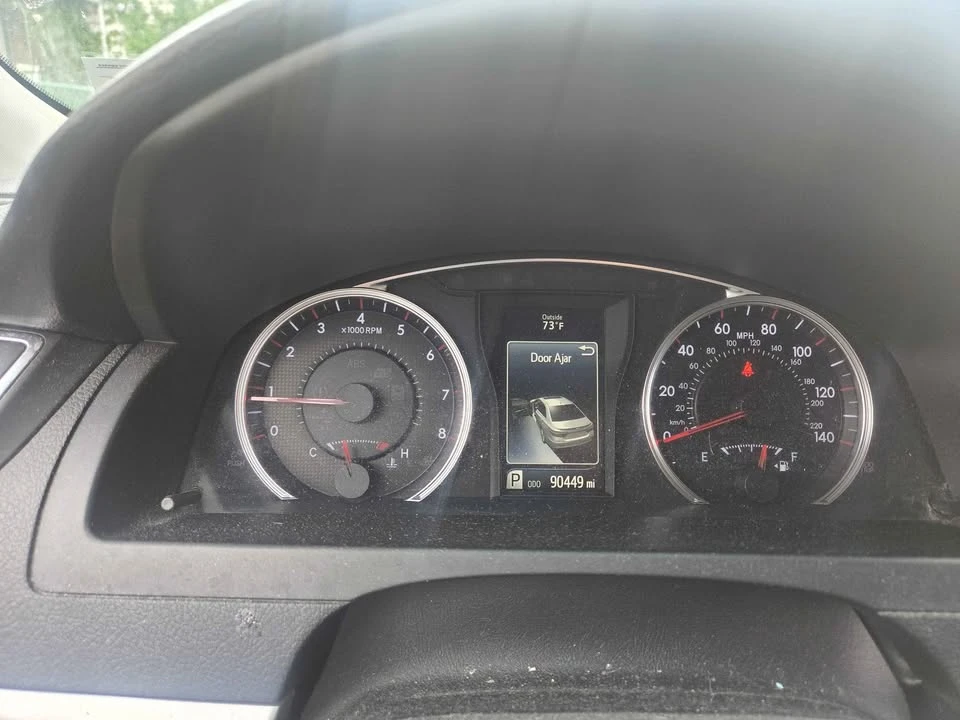 2017 Toyota Camry 7th Gen - Image 9 of 15
