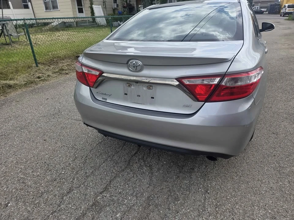 2017 Toyota Camry 7th Gen - Image 5 of 15