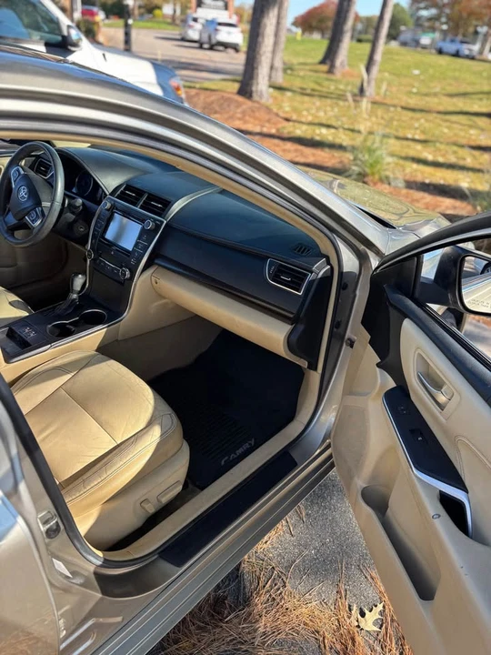 2017 Toyota Camry 7th Gen - Image 9 of 10
